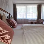 Hotell Thiers 3*